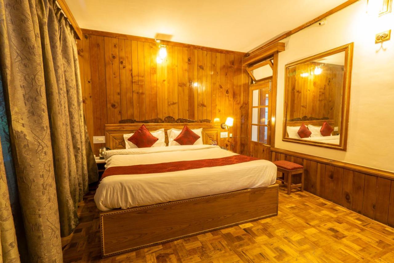 Holiday Home International -Vivaan Stays Manāli Exterior foto